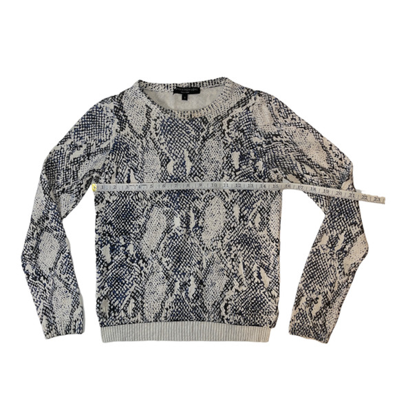 Generation Love Sweater Size Small - Picture 8 of 12